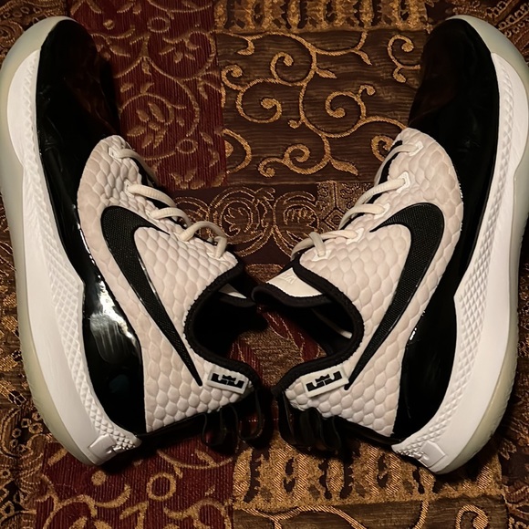 Nike Air LeBron Witness Mid - Picture 3 of 5